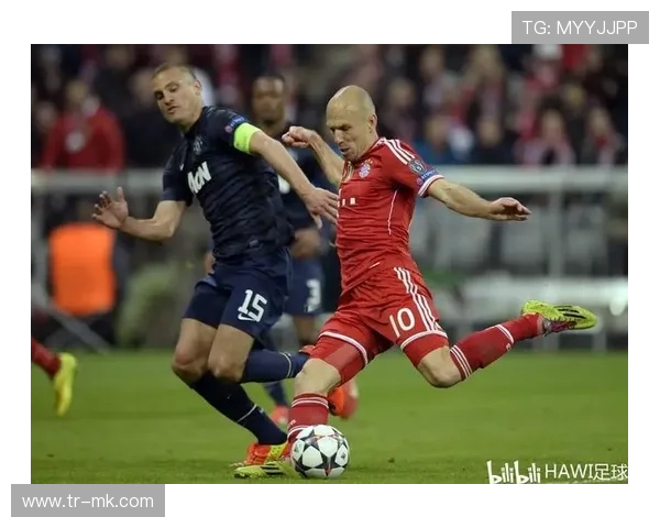 足球球星亲自示范如何高效练习射门技巧提升比赛表现